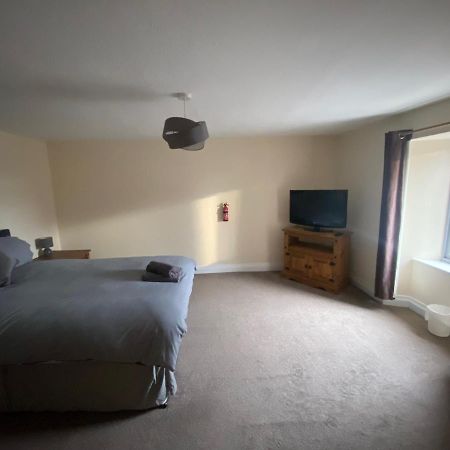 אינברגורדון Little Ship Inn Rooms מראה חיצוני תמונה